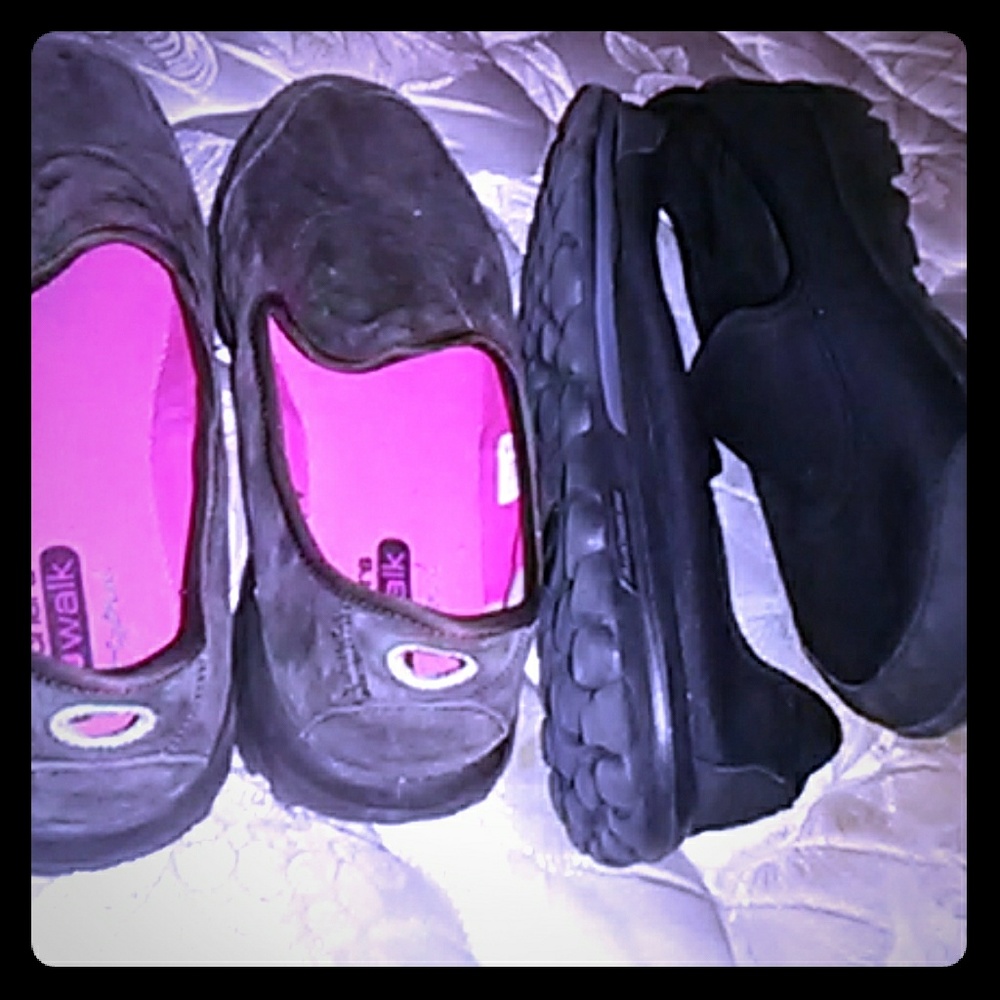 Woman skecher shoes